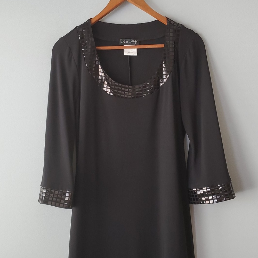 Blue Sage Black Scoop Neck Metallic Shift Mini Dress NWOT Womens Medium - Picture 2 of 8